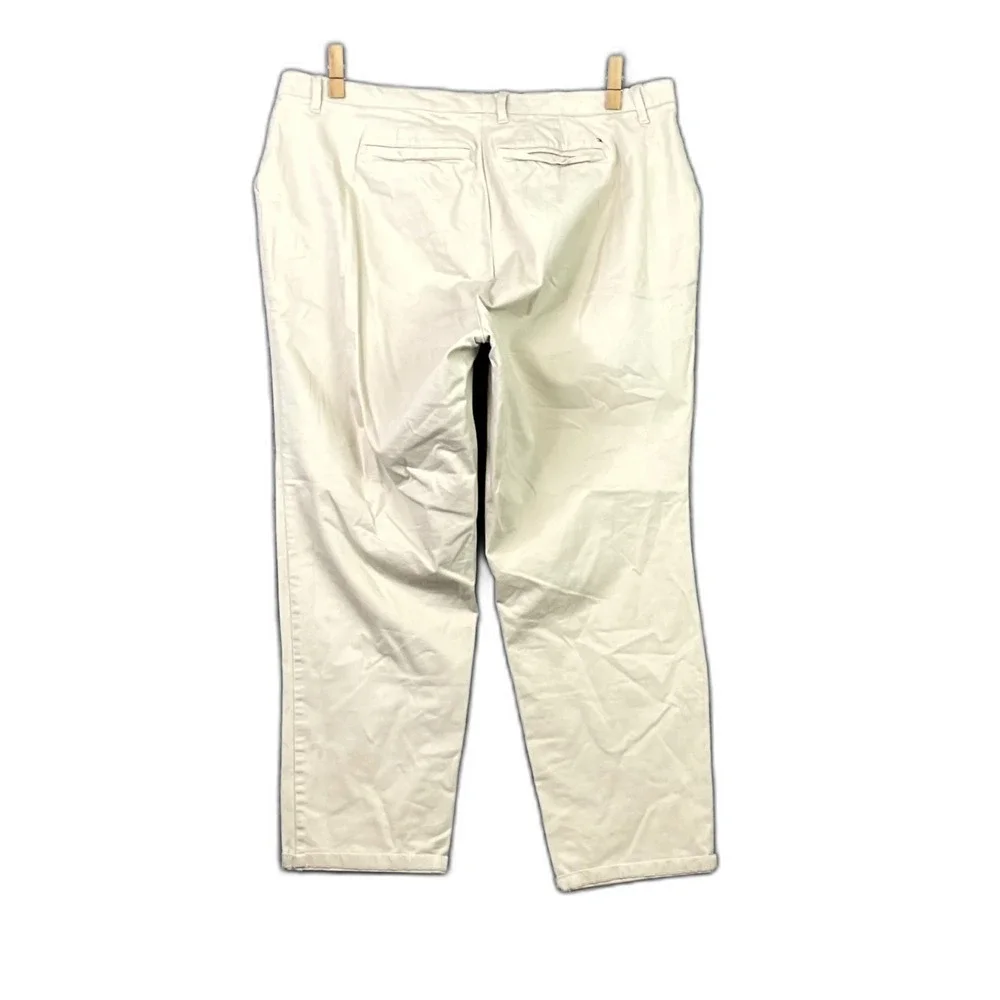 Tommy Hilfiger Chino Pants Mens 43x27* Flat Front Minimalist Everyday Wear Skate